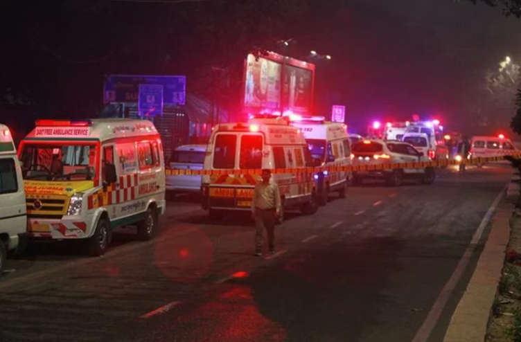 Red Fort Car Blast: 8 Dead, Home Minister Amit Shah Visits Hospital; Probe Points to Suicide Attack